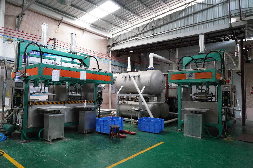 合作車間成型區(qū)