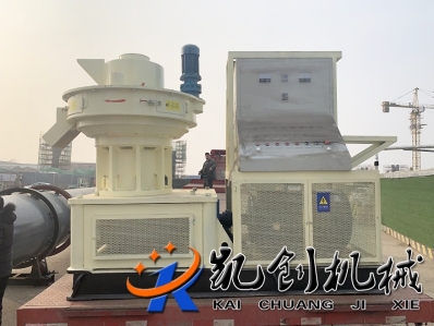 秸稈顆粒機(jī)整套設(shè)備發(fā)貨現(xiàn)場
