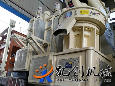 鋸末顆粒機(jī)整套設(shè)備裝車發(fā)貨